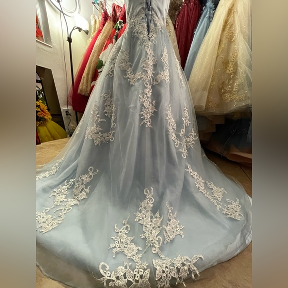 Quinceanera, Prom, Sweet Sixteen dress light blue - Picture 6 of 12